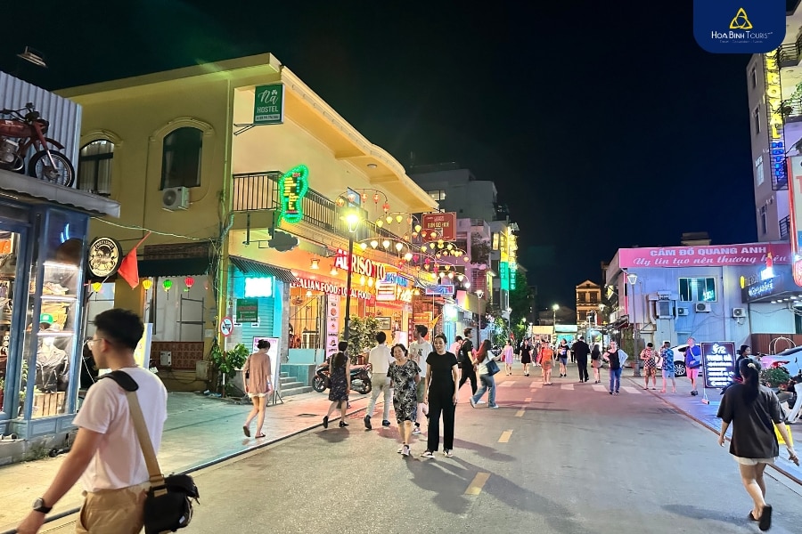 You can walk from Hue Imperial City to Hue Night Walking Street in about 20 minutes 